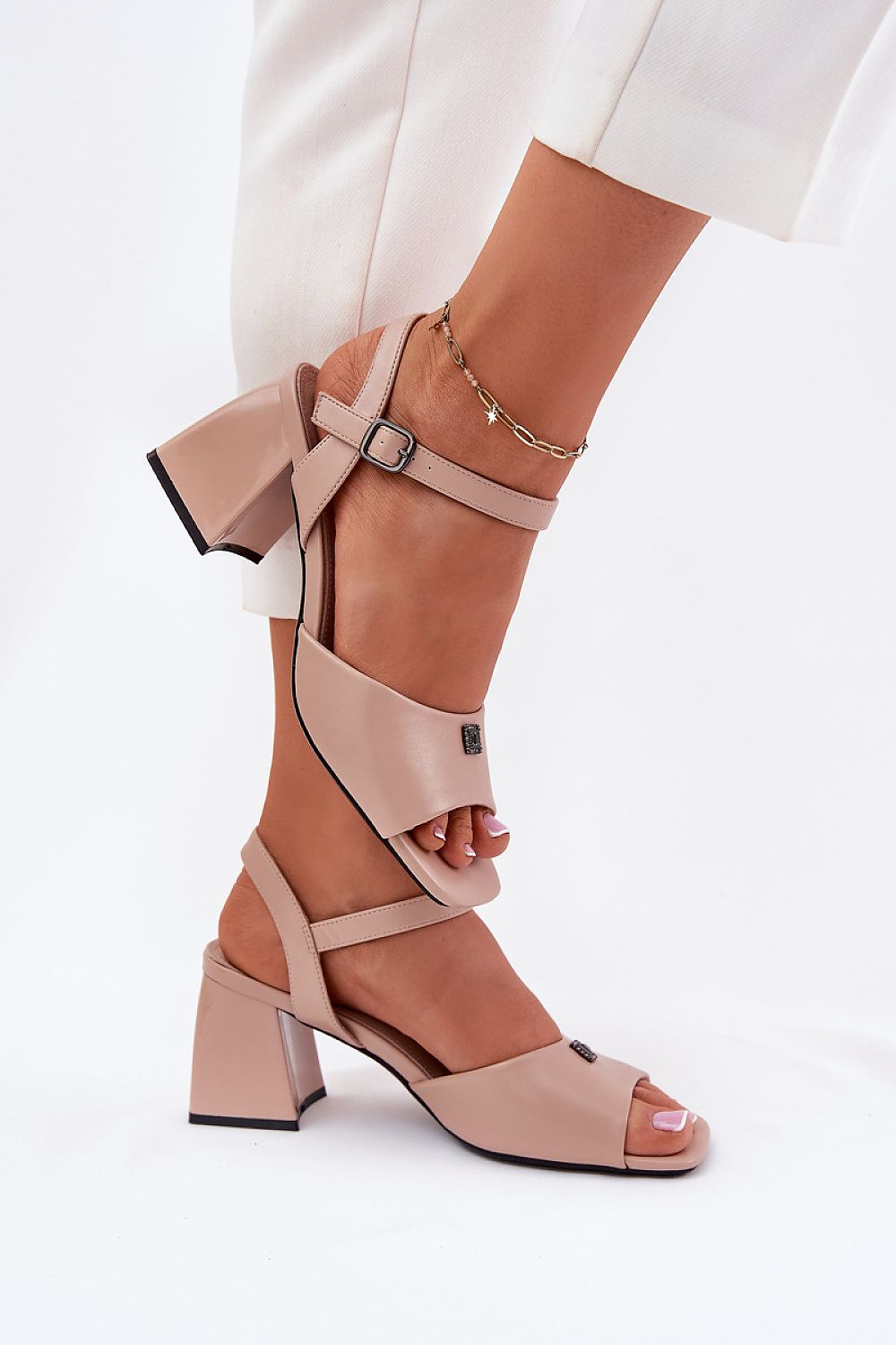 Heel sandals model 213185 Step in style